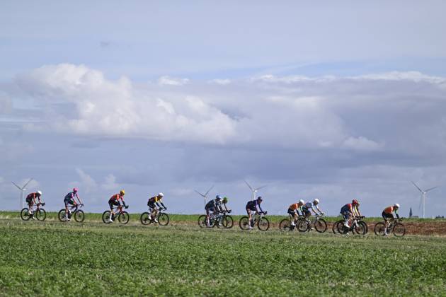 Paris Tours 2026 Cycling Race TOURS, FRANCE - OCTOBER 11 : Soderqvist Jakob (SWE) of Lidl - Trek, Bissegger Stefan (SUI) of Decathlon CMA CGM Team, Lampaert Yves (BEL) of Soudal Quick-Step, Ingebrigtsen Storm (NOR) of Uno-X Mobility, Rutsch Jonas (GER) of Lotto - Intermarche, Louvel Matis (FRA) of NSN Cycling Team, Van Den Berg Julius (NED) of Team Picnic PostNL, Calabuig Estanislao (ESP) of Caja Rural - Seguros RGA, Ourselin Paul (FRA) of Cofidis, Rasenberg Martijn (NED) of Unibet Rose Rockets, Cardis Romain (FRA) of St Michel - Preference Home - Auber93, Guglielmi Simon (FRA) of St Michel - Preference Home - Auber93 during the 120th edition of Paris Tours an UCI ProSeries 1.Pro one day cycling road race for Men Elite of 216.2 km with start in Chartres and finish in Tours on October 11, 2026 in Tours, France, 11 10 2026 ( Motordriver Guy De Vuyst - Tours France  Copyright: xNicoxVereeckenx