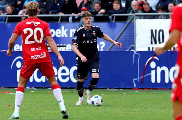 UTRECHT - Willem II defender Maxim Dekker during the Vriendenloterij Eredivisie match between FC Utrecht and Willem II at Stadion Galgenwaard on 11 oktober 2026 in Utrecht, Nederland. PETER LOUS EYE4IMAGES DeFodi Images -