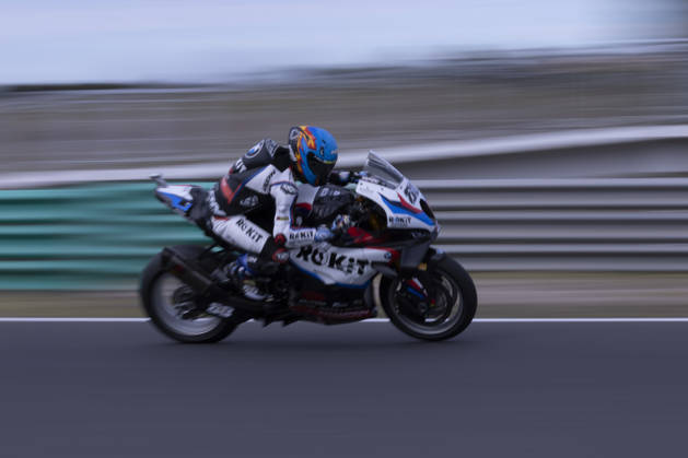 October 11, 2026, Cascais, Lisboa, Portugal: ESTORIL, PORTUGAL - OCTOBER 11: Miguel Oliveira of Portugal and Rokit BMW Motored WorldSBK Team competes during the Superpole Race during day three of the World Superbikes Estoril Round at Circuito Estoril on October 11, 2026 in Estoril, Portugal Cascais Portugal - ZUMAl192 20261011_zsp_l192_010 Copyright: xMiguelxLemosx