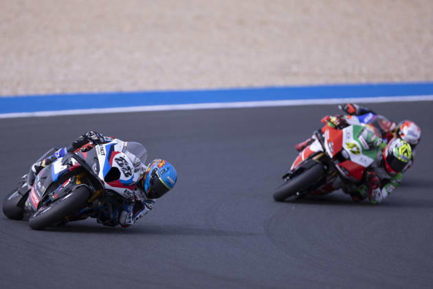 October 11, 2026, Cascais, Lisboa, Portugal: ESTORIL, PORTUGAL - OCTOBER 11: Miguel Oliveira of Portugal and Rokit BMW Motored WorldSBK Team competes during the Superpole Race during day three of the World Superbikes Estoril Round at Circuito Estoril on October 11, 2026 in Estoril, Portugal Cascais Portugal - ZUMAl192 20261011_zsp_l192_017 Copyright: xMiguelxLemosx