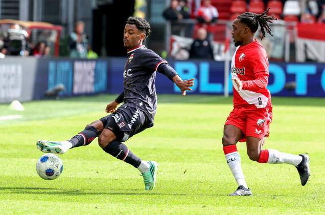 UTRECHT - Willem II forward Jaden Slory with FC Utrecht midfielder Arthur Zagre during the Vriendenloterij Eredivisie match between FC Utrecht and Willem II at Stadion Galgenwaard on 11 October 2026 in Utrecht, Netherlands. PETER LOUS EYE4IMAGES DeFodi Images -