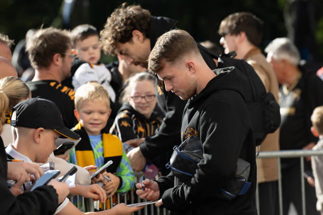 Hull City v Everton Premier League Joe Gelhardt of Hull City arrives at the MKM Stadium, Hull ahead of the Premier League match between Hull City and Everton. 11 10 2026 UK Newspapers OUT Copyright: xMattxWilkinsonx FIL-24041-0007