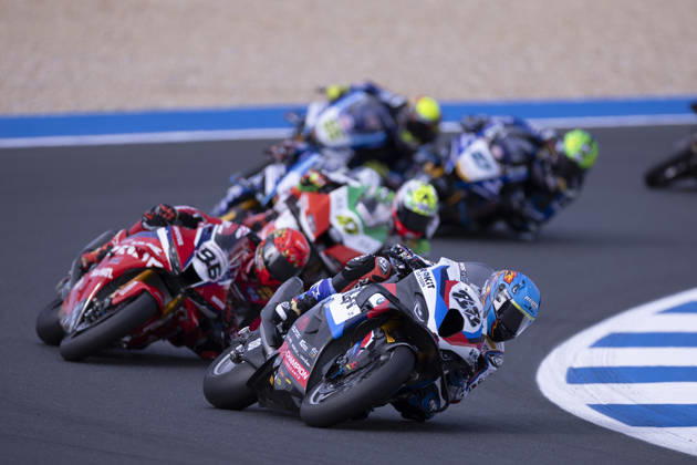 October 11, 2026, Cascais, Lisboa, Portugal: ESTORIL, PORTUGAL - OCTOBER 11: Miguel Oliveira of Portugal and Rokit BMW Motored WorldSBK Team competes during the Superpole Race during day three of the World Superbikes Estoril Round at Circuito Estoril on October 11, 2026 in Estoril, Portugal Cascais Portugal - ZUMAl192 20261011_zsp_l192_059 Copyright: xMiguelxLemosx