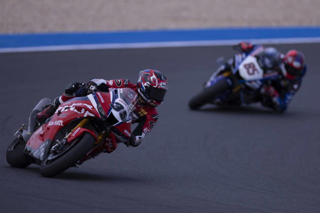 October 11, 2026, Cascais, Lisboa, Portugal: ESTORIL, PORTUGAL - OCTOBER 11: Somkiat Chantra of Thailand and Honda HRC competes during the Superpole Race during day three of the World Superbikes Estoril Round at Circuito Estoril on October 11, 2026 in Estoril, Portugal Cascais Portugal - ZUMAl192 20261011_zsp_l192_064 Copyright: xMiguelxLemosx