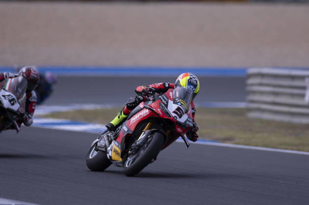 October 11, 2026, Cascais, Lisboa, Portugal: ESTORIL, PORTUGAL - OCTOBER 11: Yari Montella of Italy and Barni Spark Racing Team competes during the Superpole Race during day three of the World Superbikes Estoril Round at Circuito Estoril on October 11, 2026 in Estoril, Portugal Cascais Portugal - ZUMAl192 20261011_zsp_l192_075 Copyright: xMiguelxLemosx