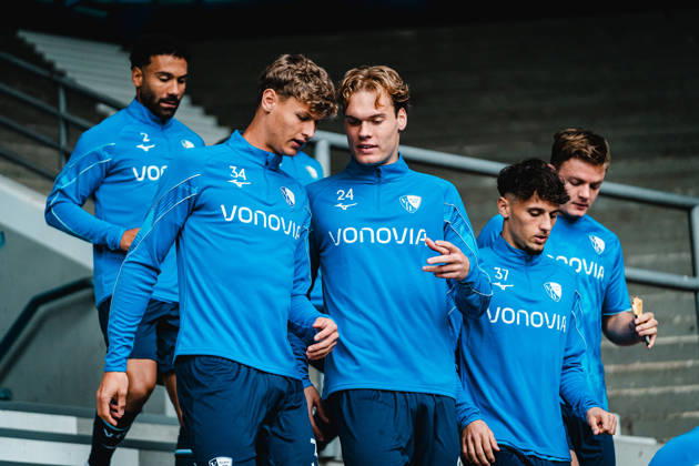 Bochum, Deutschland 11. Oktober 2026: 2. Bundesliga - 2026 2027 - 7. Spieltag - VfL Bochum 1848 gegen DSC Arminia Bielefeld Im Bild: v.li. Tom Meyer (BOC) Mats Pannewig (BOC) und Alessandro Crimaldi (BOC) DFL DFB regulations prohibit any use of photographs as image sequences and or quasi-video. Vonovia Ruhrstadion Nordrhein Westfalen Copyright: xFotostandx xGraebex
