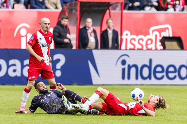 UTRECHT , 11-10-2026 , stadium De Galgenwaard , season 2026 2027 , Dutch Eredivisie football , match between FC Utrecht and Willem II , picture shows Utrecht player Marius Broholm , Willem II player Tonny Vilhena , Utrecht player Dani de Wit Utrecht - Willem II  x208162162x Copyright:
