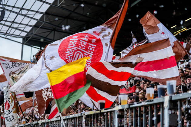 Deutschland: Fußball 2. Bundesliga 2026 27, 7. Spieltag FC St. Pauli vs Karlsruher SC Millerntor-Stadion (Hamburg St. Pauli): Fans, Stimmung, Fahnen Copyright: xStefanxTrochax