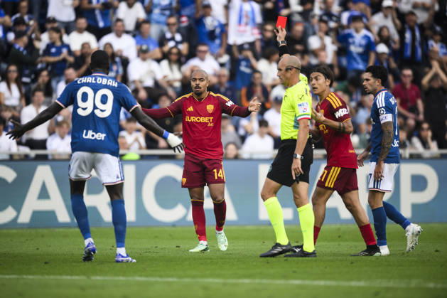 Como 1907 v AS Roma - Serie A Donyell Malen of AS Roma reacts as the referee Michael Fabbri shows the red card to him during the Serie A football match between Como 1907 and AS Roma. Como Italy Copyright: xNicolòxCampox