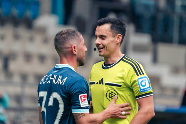 Deutschland: Fussball 2.Bundesliga 2026 2027, 7. Spieltag - VfL Bochum vs Arminia Bielefeld - Vonovia Ruhrstadion (Bochum): Schiedsrichter Konrad Oldhafer Maximilian Wittek (VfL Bochum, 32) Copyright: xAymanxAlahmedx