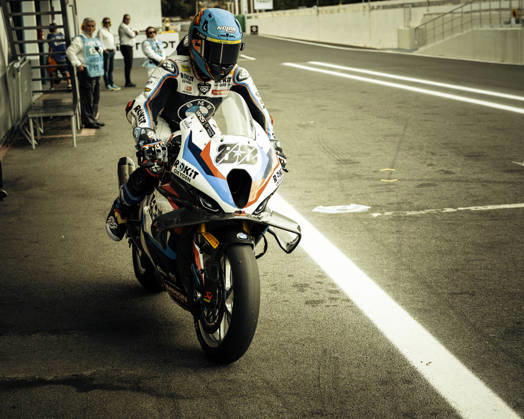 October 11, 2026, Cascais, Lisbon, Portugal: Miguel Oliveira of Rokit BMW Motorrad WorldSBK Team in action during the Tissot Superpole Race of the FIM Superbike World Championship, WM, Weltmeisterschaft at Circuito Estoril on October 11, 2026 in Cascais, Portugal. Cascais Portugal - ZUMAr200 20261011_zsp_r200_050 Copyright: xNunoxReisinhox