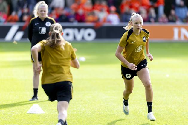 ZEIST - Ella Peddemors during a training session of the Dutch women s football team in preparation for the World Cup qualifying match against Hungary. SANDER KONING ANP xVIxANPxSportx xxANPxIVx 572122899 originalFilename: 572122899.jpg