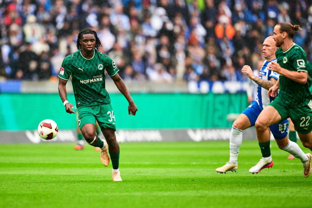 Hendry Blank (Greuther Fuerth, 34), Jon Dagur Thorsteinsson (Hertha BSC, 23), Jannis Heuer (Greuther Fuerth, 22), GER, Hertha BSC vs. SPVGG Greuther Fuerth, 2. Bundesliga, Saison 2026 27, 07. Spieltag, 11.10.2026 (DFL REGULATIONS PROHIBIT ANY USE OF PHOTOGRAPHS AS IMAGE SEQUENCES AND OR QUASI - VIDEO). GER, Hertha BSC vs. SPVGG Greuther Fuerth, 2. Bundesliga, Saison 2026 27, 07. Spieltag, 11.10.2026 Berlin