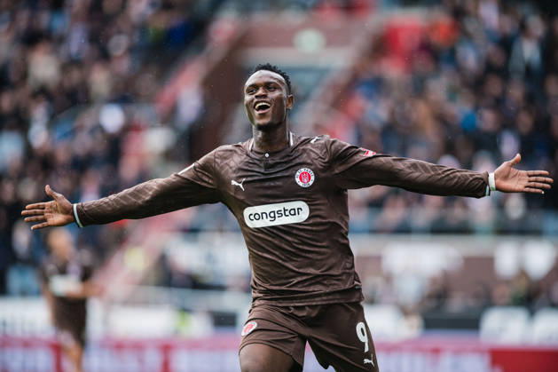 2. Bundesliga: FC St. Pauli vs. Karlsruher SC, 11.10.2026 TOR, JUBEL durch Abdoulie Ceesay (FC St. Pauli, 9) zum 1:0; Fußball, 2. Bundesliga, 7. Spieltag: FC St. Pauli vs. Karlsruher SC am 11.10.2026 im Millerntor-Stadion, Hamburg DFL REGULATIONS PROHIBIT ANY USE OF PHOTOGRAPHS AS IMAGE SEQUENCES AND OR QUASI-VIDEO. Copyright: xBEAUTIFULxSPORTS Tonhäuserx