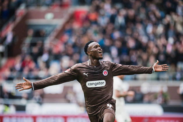 2. Bundesliga: FC St. Pauli vs. Karlsruher SC, 11.10.2026 TOR, JUBEL durch Abdoulie Ceesay (FC St. Pauli, 9) zum 1:0; Fußball, 2. Bundesliga, 7. Spieltag: FC St. Pauli vs. Karlsruher SC am 11.10.2026 im Millerntor-Stadion, Hamburg DFL REGULATIONS PROHIBIT ANY USE OF PHOTOGRAPHS AS IMAGE SEQUENCES AND OR QUASI-VIDEO. Copyright: xBEAUTIFULxSPORTS Tonhäuserx