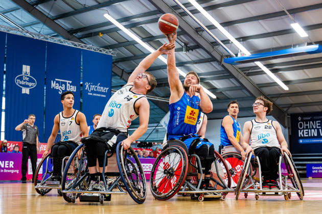11.10.2026, GER, Rollstuhlbasketball, Maenner Frauen, Saison 26 27, Funke Cup, Hauptrunde, Thuringia Bulls - Spinto Muensterland Fabian Jansen (Spinto Muensterland), Alexander Budde (Thuringia Bulls) 99189 Elxleben Fit-In Freizeitanlage Sporthal Thueringen Deutschland