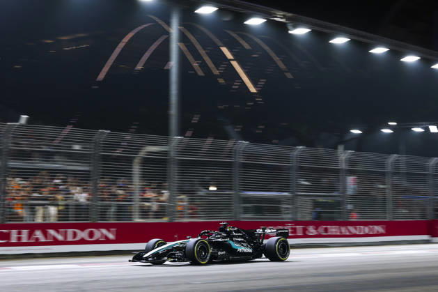 F1 - SINGAPORE GRAND PRIX 2026 63 RUSSELL George (gbr), Mercedes AMG F1 Team W17, action during the 2026 Formula 1 Singapore Grand Prix, 17th round of the 2026 Formula One World Championship, WM, Weltmeisterschaft from October 9 to 11, 2026 on the Marina Bay Street Circuit, in Singapore, Singapore - SingaporeSingapore  Copyright: xDPPIx