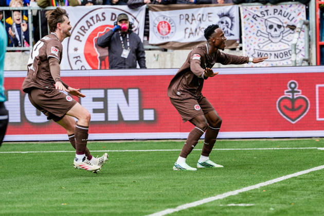 Deutschland: Fußball 2. Bundesliga 2026 27, 7. Spieltag FC St. Pauli vs Karlsruher SC Millerntor-Stadion (Hamburg St. Pauli): 1:0 für Fc St. Pauli durch Abdoulie Ceesay (FC St. Pauli, 9), Connor Metcalfe (FC St. Pauli, 24) Copyright: xStefanxTrochax