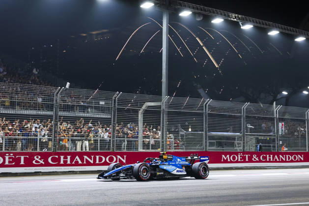 F1 - SINGAPORE GRAND PRIX 2026 55 SAINZ Carlos (spa), Williams Racing FW48, action during the 2026 Formula 1 Singapore Grand Prix, 17th round of the 2026 Formula One World Championship, WM, Weltmeisterschaft from October 9 to 11, 2026 on the Marina Bay Street Circuit, in Singapore, Singapore - SingaporeSingapore  Copyright: xDPPIx