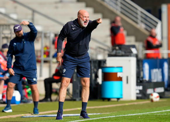 Uwe Roesler (VfL Bochum 1848, Cheftrainer) reagiert. GER, VfL Bochum 1848 vs DSC Arminia Bielefeld, 2. Bundesliga, 7. Spieltag, Saison 2026-27, Vonovia Ruhrstadion, Bochum, 11.10.2026 DFL REGULATIONS PROHIBIT ANY USE OF PHOTOGRAPHS AS IMAGE SEQUENCES AND OR QUASI-VIDEO VfL Bochum 1848 vs DSC Arminia Bielefeld, 2. Bundesliga, 7. Spieltag, Saison 2026-27, 11.10.2026 Bochum Copyright: xEibner-Pressefoto ScottxColemanx EP_SCN