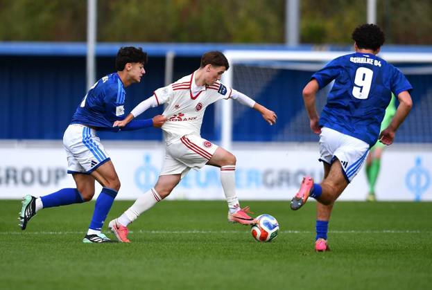 Schalke 04 U19 - Fortuna Düsseldorf U19 ** NUR FÜR REDAKTIONELLE ZWECKE ** EDITORIAL USE ONLY **<p>Fußball U19 DFB-Nachwuchsliga - Vorrunde Gruppe H 7.SPIELTAG: Schalke 04 U19 - Fortuna Düsseldorf U19 am 11.10.2026 im Parkstadion in Gelsenkirchen Arian Güzel ( Schalke 04 U19 ), links - Florim Selmani ( Fortuna Düsseldorf U19 ), rechts Deutschland Nordrhein-Westfalen Gelsenkirchen Copyright: ThorstenxTillmann