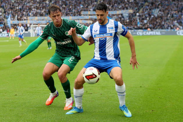 11.10.2026, xtgx, Fussball 2.Bundesliga, Hertha BSC Berlin - SpVgg Greuther Fuerth v.l. Lukas Reich (Greuther Fürth Fuerth) Josip Brekalo (Hertha BSC Berlin) Zweikampf, Aktion, action, battle for the ball (DFL DFB REGULATIONS PROHIBIT ANY USE OF PHOTOGRAPHS as IMAGE SEQUENCES and or QUASI-VIDEO) Berlin