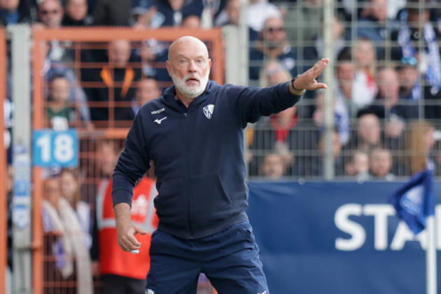 11.10.2026, xgrfx, Fussball 2.Bundesliga, VfL Bochum - Arminia Bielefeld v.l. Uwe Rösler (VfL Bochum) Bochum