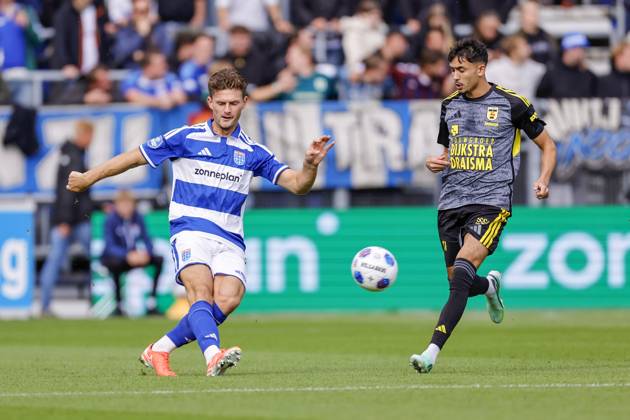 ZWOLLE , 11-10-2026 , MAC3park stadion , season 2026 2027 , Dutch Eredivisie football , match between PEC Zwolle and SC Cambuur , picture shows PEC Zwolle player Olivier Aertssen , SC Cambuur player Ilyes Hamache PEC - Cambuur  x208164612x Copyright: