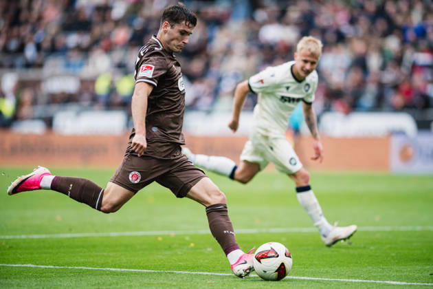 2. Bundesliga: FC St. Pauli vs. Karlsruher SC, 11.10.2026 Arkadiusz Pyrka (FC St. Pauli, 11); Fußball, 2. Bundesliga, 7. Spieltag: FC St. Pauli vs. Karlsruher SC am 11.10.2026 im Millerntor-Stadion, Hamburg DFL REGULATIONS PROHIBIT ANY USE OF PHOTOGRAPHS AS IMAGE SEQUENCES AND OR QUASI-VIDEO. Copyright: xBEAUTIFULxSPORTS Tonhäuserx