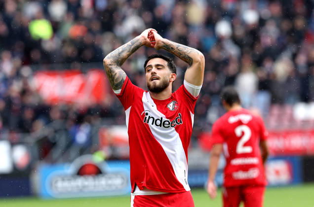 UTRECHT - FC Utrecht forward Angel Alarcon celebrates after scoring during the Vriendenloterij Eredivisie match between FC Utrecht and Willem II at Stadion Galgenwaard on 11 October 2026 in Utrecht, Nederland. PETER LOUS EYE4IMAGES DeFodi Images -