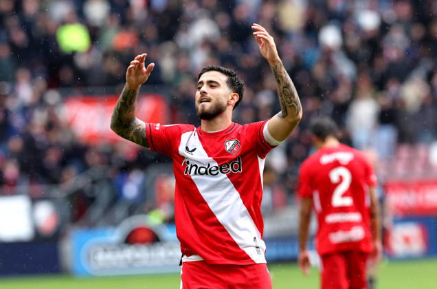 UTRECHT - FC Utrecht forward Angel Alarcon celebrates after scoring during the Vriendenloterij Eredivisie match between FC Utrecht and Willem II at Stadion Galgenwaard on 11 October 2026 in Utrecht, Nederland. PETER LOUS EYE4IMAGES DeFodi Images -