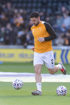Hull City v Everton Premier League Lewis Coyle of Hull City warms up ahead of during the Premier League match between Hull City and Everton at the MKM Stadium, Hull. 11 10 2026 UK Newspapers OUT Copyright: xMattxWilkinsonx FIL-24041-0068