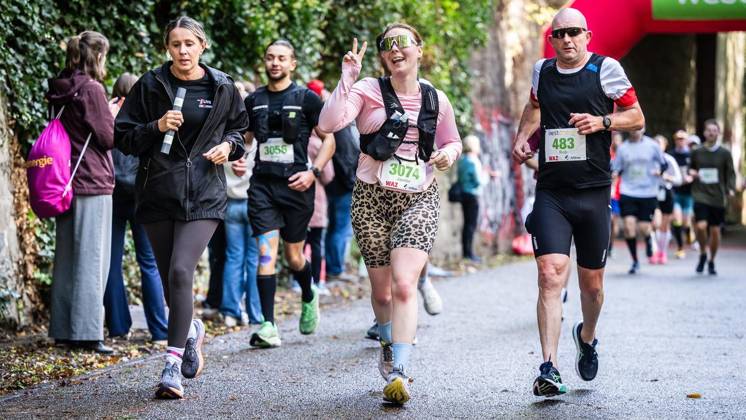Marathon am Baldeneysee in Essen ** NUR FÜR REDAKTIONELLE ZWECKE ** EDITORIAL USE ONLY **<p>Rund 1200 Läufer begeben sich am Sonntagmorgen, 11.10.2026, beim Marathon am Baldeneysee auf eine doppelte Runde um den See. Deutschland NRW Essen Copyright: MartinxMöller