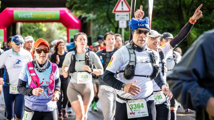 Marathon am Baldeneysee in Essen ** NUR FÜR REDAKTIONELLE ZWECKE ** EDITORIAL USE ONLY **<p>Rund 1200 Läufer begeben sich am Sonntagmorgen, 11.10.2026, beim Marathon am Baldeneysee auf eine doppelte Runde um den See. Deutschland NRW Essen Copyright: MartinxMöller