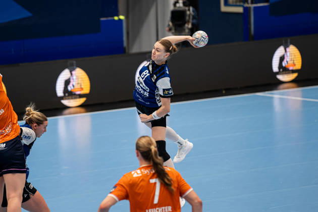 HSG Blomberg-Lippe (GER) vs. Odense Handbold (DEN), Handball, EHF Champions League Women, Gruppenphase, 11.10.2026, Saision 2026 2027, Lemgo Karolina Jurenczyk (HSG Blomberg-Lippe, 81) im Torwurf Lemgo Phoenix Contact Arena Deutschland