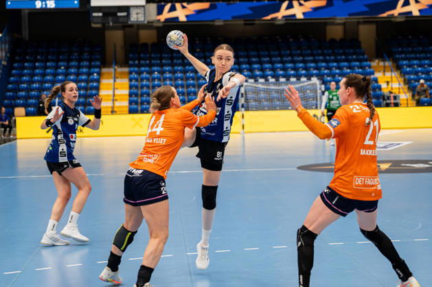 HSG Blomberg-Lippe (GER) vs. Odense Handbold (DEN), Handball, EHF Champions League Women, Gruppenphase, 11.10.2026, Saision 2026 2027, Lemgo Karolina Jurenczyk (HSG Blomberg-Lippe, 81) im Torwurf Lemgo Phoenix Contact Arena Deutschland