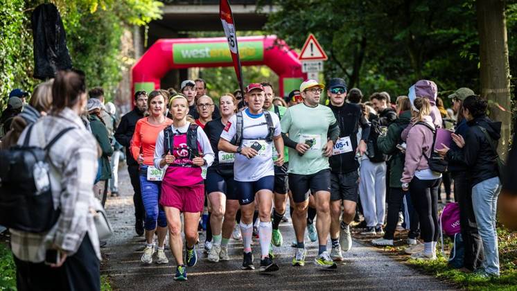 Marathon am Baldeneysee in Essen ** NUR FÜR REDAKTIONELLE ZWECKE ** EDITORIAL USE ONLY **<p>Rund 1200 Läufer begeben sich am Sonntagmorgen, 11.10.2026, beim Marathon am Baldeneysee auf eine doppelte Runde um den See. Deutschland NRW Essen Copyright: MartinxMöller