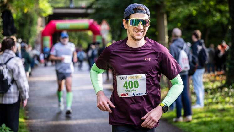 Marathon am Baldeneysee in Essen ** NUR FÜR REDAKTIONELLE ZWECKE ** EDITORIAL USE ONLY **<p>Rund 1200 Läufer begeben sich am Sonntagmorgen, 11.10.2026, beim Marathon am Baldeneysee auf eine doppelte Runde um den See. Deutschland NRW Essen Copyright: MartinxMöller