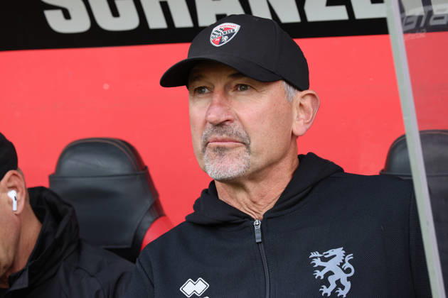 Heute erster Spieltag für Trainer Achim Beierlorzer (Cheftrainer FC Ingolstadt 04) beim Spiel FC Ingolstadt 04 gegen SV Wehen Wiesbaden am 11.10.2026, DFB regulations prohibit any use of photographs as image sequences and or quasi-video. GER, Fussball, 3. Liga, Spieltag 8, FC Ingolstadt 04 gegen SV Wehen Wiesbaden, 11.10.2026, Audi Sportpark Ingolstadt Copyright: xEibner-Pressefoto OliverxSTRISCHx EP-OSH