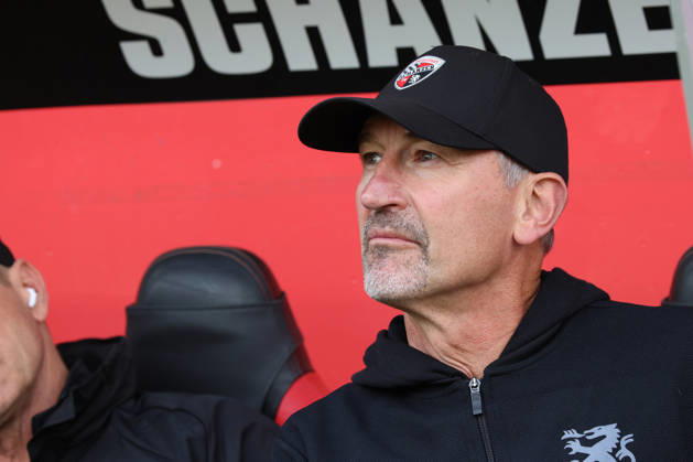 Heute erster Spieltag für Trainer Achim Beierlorzer (Cheftrainer FC Ingolstadt 04) beim Spiel FC Ingolstadt 04 gegen SV Wehen Wiesbaden am 11.10.2026, DFB regulations prohibit any use of photographs as image sequences and or quasi-video. GER, Fussball, 3. Liga, Spieltag 8, FC Ingolstadt 04 gegen SV Wehen Wiesbaden, 11.10.2026, Audi Sportpark Ingolstadt Copyright: xEibner-Pressefoto OliverxSTRISCHx EP-OSH