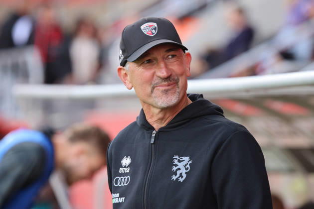 Heute erster Spieltag für Trainer Achim Beierlorzer (Cheftrainer FC Ingolstadt 04) beim Spiel FC Ingolstadt 04 gegen SV Wehen Wiesbaden am 11.10.2026, DFB regulations prohibit any use of photographs as image sequences and or quasi-video. GER, Fussball, 3. Liga, Spieltag 8, FC Ingolstadt 04 gegen SV Wehen Wiesbaden, 11.10.2026, Audi Sportpark Ingolstadt Copyright: xEibner-Pressefoto OliverxSTRISCHx EP-OSH