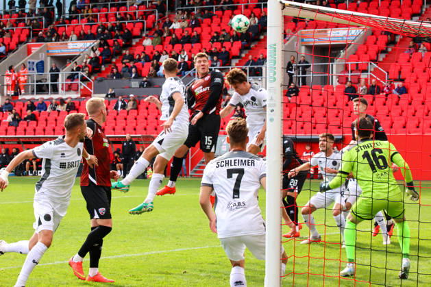 Torwart Florian Stritzel (SV Wehen Wiesbaden, Nr.16) kann in der ersten Halbzeit sein Tor gut verteidigen beim Spiel FC Ingolstadt 04 gegen SV Wehen Wiesbaden am 11.10.2026, DFB regulations prohibit any use of photographs as image sequences and or quasi-video. GER, Fussball, 3. Liga, Spieltag 8, FC Ingolstadt 04 gegen SV Wehen Wiesbaden, 11.10.2026, Audi Sportpark Ingolstadt Copyright: xEibner-Pressefoto OliverxSTRISCHx EP-OSH