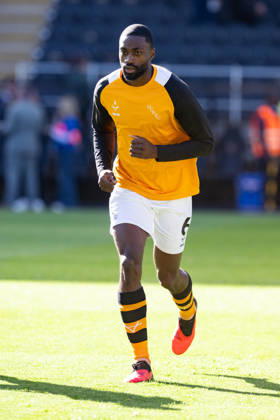Hull City v Everton Premier League Semi Ajayi of Hull City warms up ahead of during the Premier League match between Hull City and Everton at the MKM Stadium, Hull. 11 10 2026 UK Newspapers OUT Copyright: xMattxWilkinsonx FIL-24041-0093