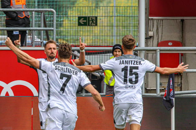 Jubel bei Florian Huebner (SV Wehen Wiesbaden, Nr.19) nach seinem Treffer zum 0:1 beim Spiel FC Ingolstadt 04 gegen SV Wehen Wiesbaden am 11.10.2026, DFB regulations prohibit any use of photographs as image sequences and or quasi-video. GER, Fussball, 3. Liga, Spieltag 8, FC Ingolstadt 04 gegen SV Wehen Wiesbaden, 11.10.2026, Audi Sportpark Ingolstadt Copyright: xEibner-Pressefoto OliverxSTRISCHx EP-OSH