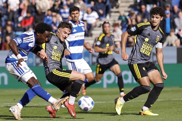 ZWOLLE , 11-10-2026 , MAC3park stadion , season 2026 2027 , Dutch Eredivisie football , match between PEC Zwolle and SC Cambuur , picture shows PEC Zwolle player Dylan Mbayo PEC - Cambuur  x208165945x Copyright:
