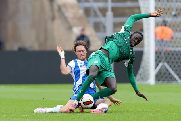 11.10.2026, xtgx, Fussball 2.Bundesliga, Hertha BSC Berlin - SpVgg Greuther Fuerth v.l. Linus Gechter (Hertha BSC Berlin) Omar Sillah (Greuther Fürth Fuerth) Zweikampf, Aktion, action, battle for the ball (DFL DFB REGULATIONS PROHIBIT ANY USE OF PHOTOGRAPHS as IMAGE SEQUENCES and or QUASI-VIDEO) Berlin