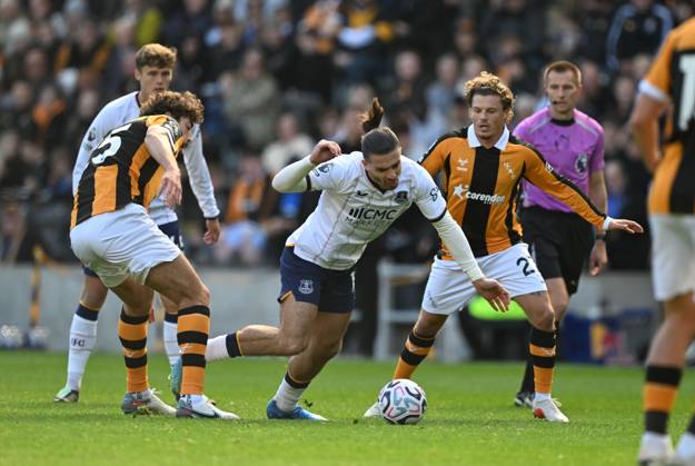 Jack Grealish of Everton is fouled by Matt Crooks of Hull City Hull City v Everton, Premier League, Football, MKM Stadium, Hull, UK - 11 Oct 2026Hull MKM Stadium United Kingdom EDITORIAL USE ONLY No use with unauthorised audio, video, data, fixture lists, club league logos or live services. Online in-match use limited to 120 images, no video emulation. No use in betting, games or single club league player publications. Copyright: xAnnaxGowthorpe Shutterstockx 17210462v