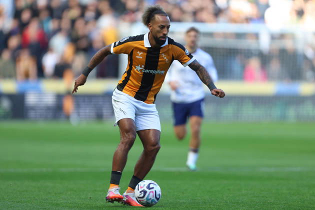 RECORD DATE NOT STATED 11th October 2026; MKM Stadium, Hull, England; Premier League Football, Hull City versus Everton; Sorba Thomas of Hull City controls the ball DavexLofthouse
