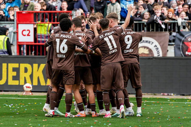 Deutschland: Fußball 2. Bundesliga 2026 27, 7. Spieltag FC St. Pauli vs Karlsruher SC Millerntor-Stadion (Hamburg St. Pauli): Tor zum 2:0 durch Lars Ritzka (FC St. Pauli, 21), Jubel, Emotion Copyright: xStefanxTrochax