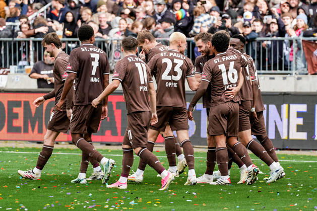 Deutschland: Fußball 2. Bundesliga 2026 27, 7. Spieltag FC St. Pauli vs Karlsruher SC Millerntor-Stadion (Hamburg St. Pauli): Tor zum 2:0 durch Lars Ritzka (FC St. Pauli, 21), Jubel, Emotion Copyright: xStefanxTrochax